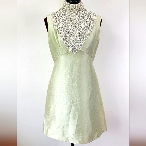 Vintage British Crown Colony of Hong Kong in chartreuse. - Picture 2 of 15